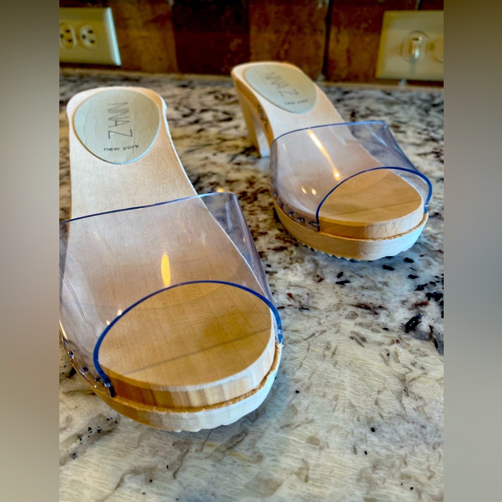 NINA Z clear clogs!!